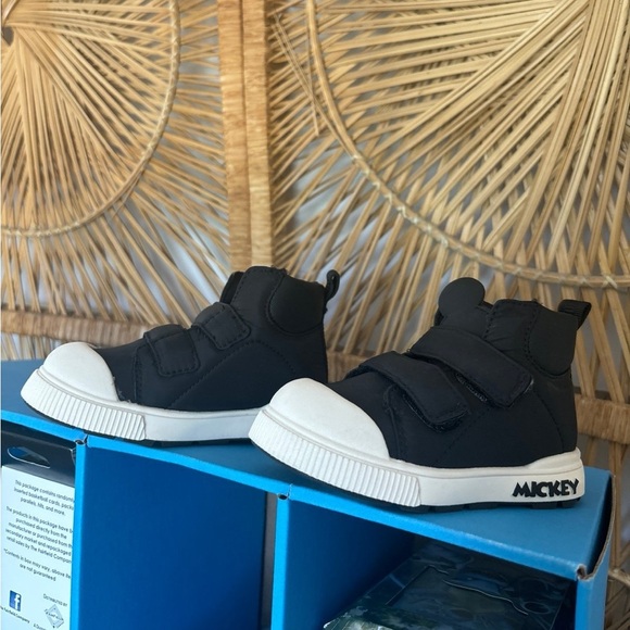 Zara kids Disney Mickey sneakers - Picture 2 of 6